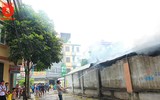 Tiểu thương đập tường giải cứu hàng hóa ở vụ cháy chợ Quang